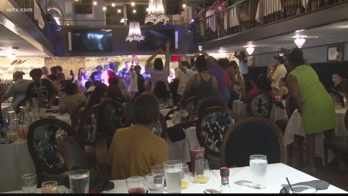 Columbia restaurants extend hours, booked to capacity during mother's