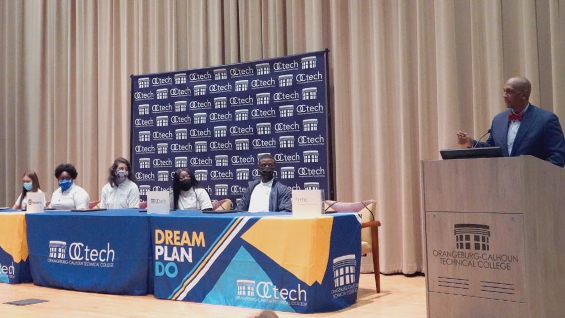 Orangeburg-Calhoun Tech holds apprentice signing day - Vimarsana News