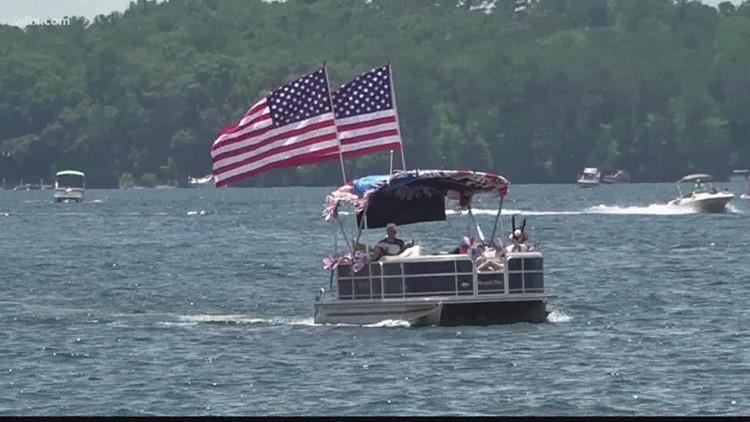 Boaters show off July 4th spirit during Lake Murray boat parade