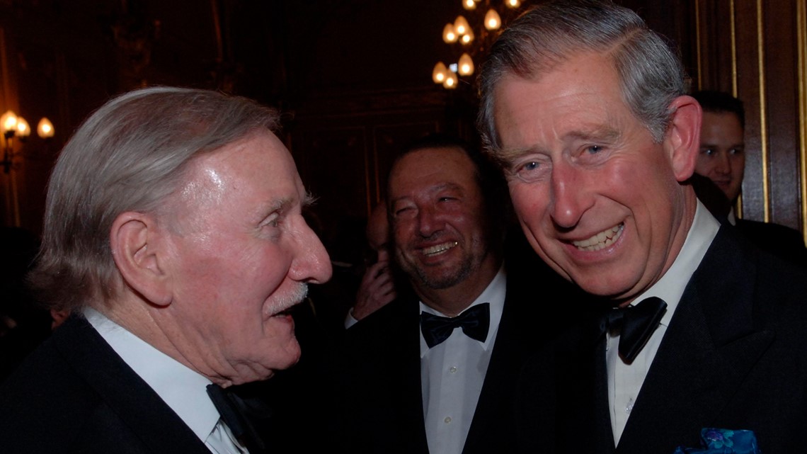 'Harry Potter' sorting hat voice actor Leslie Phillips dies at 98 - Vimarsana News