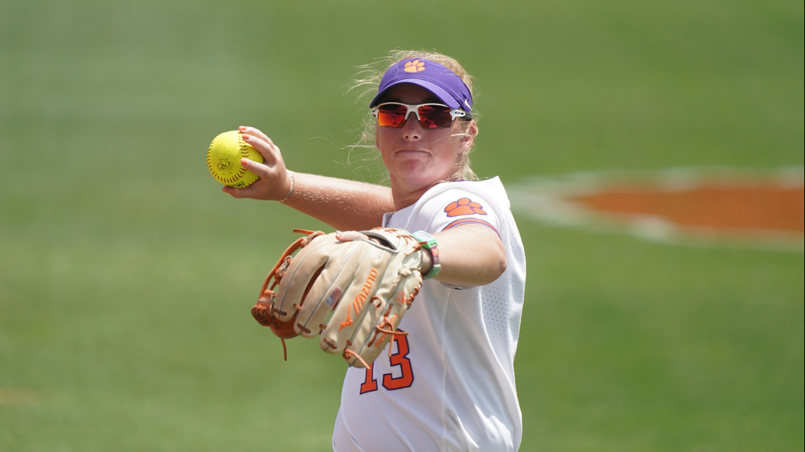 clemson-softball-finishes-with-a-top-10-ranking-wltx