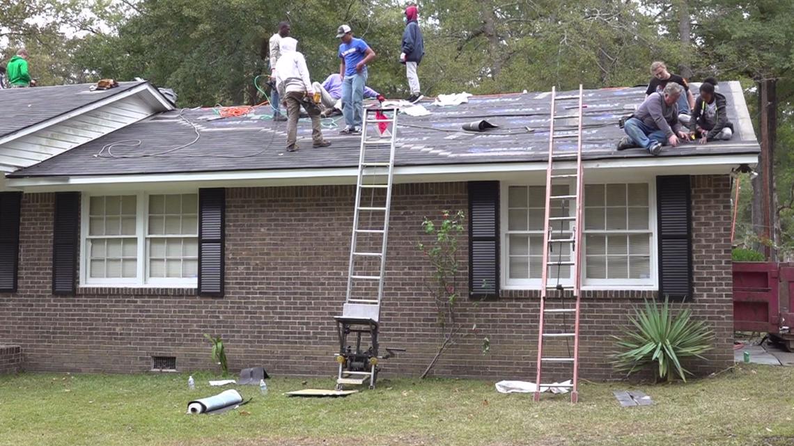Home Works, Youth Corps repair Columbia man's roof for free - Vimarsana News