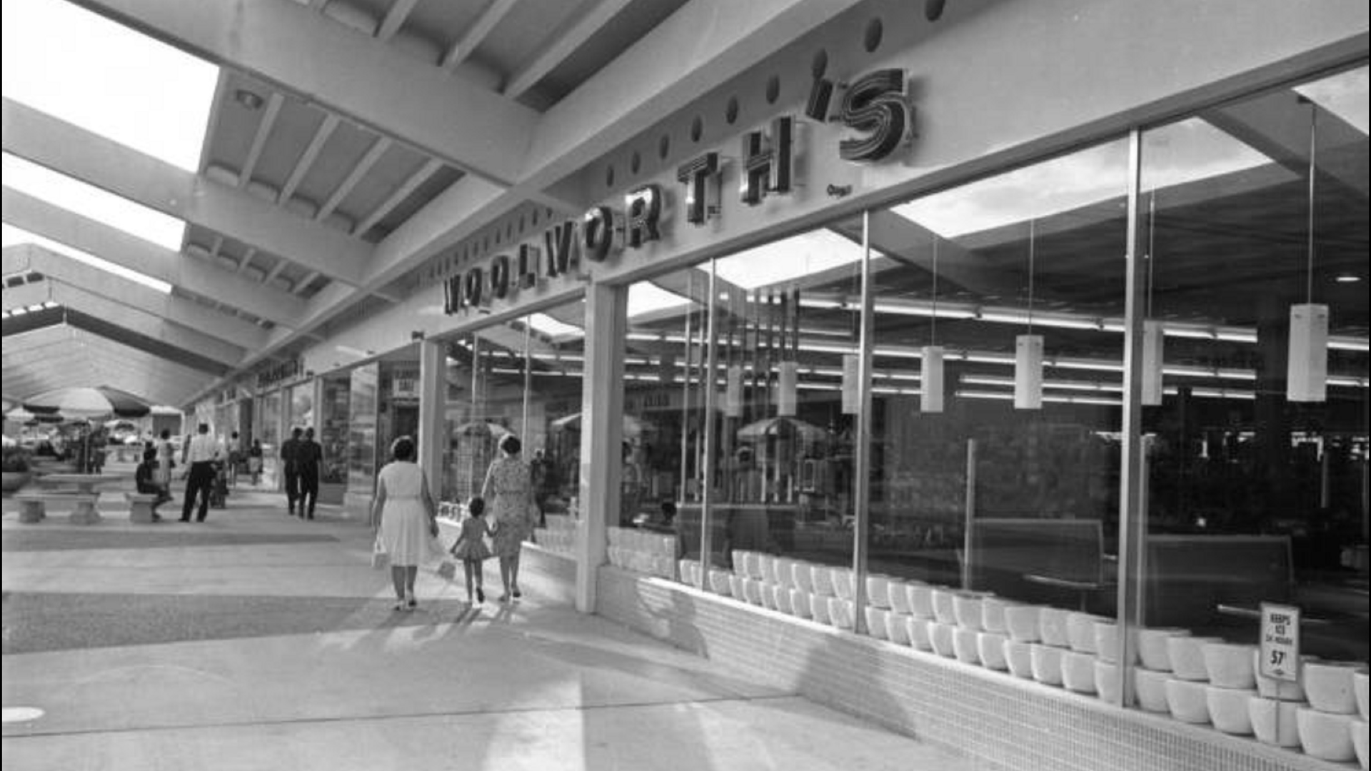 A photographic history of Richland Mall