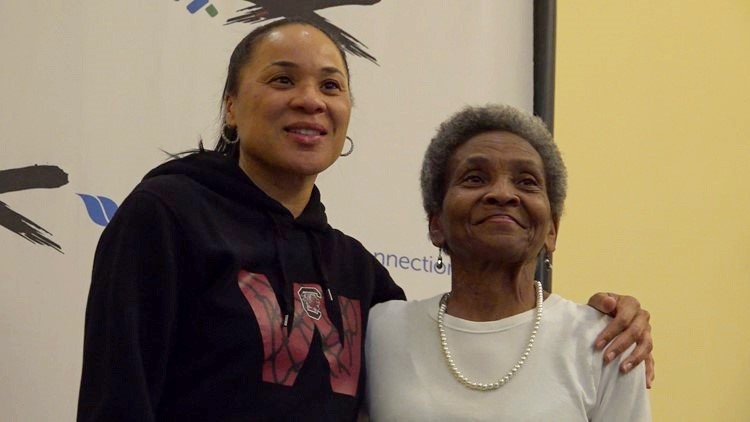Dawn Staley honors local grandparents with breakfast - ABC Columbia