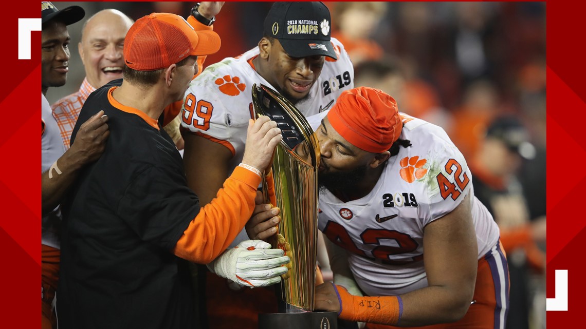 42 Christian Wilkins.  Christian wilkins, Clemson football, School spirit