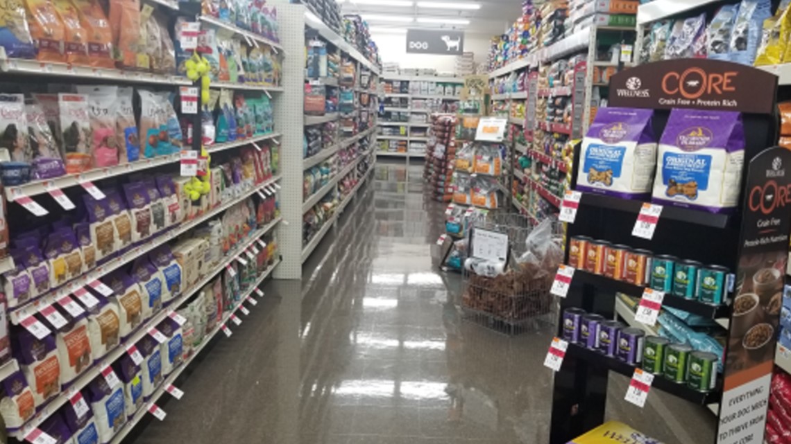 Pet supplies plus distribution sales center