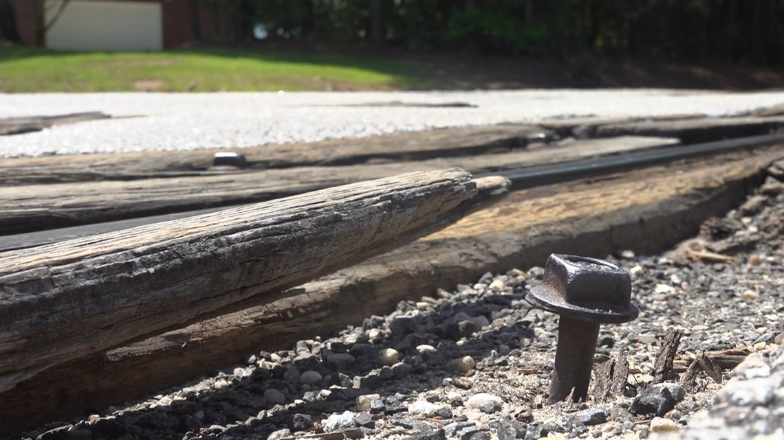 Railroad crossing causing concern for some Sumter residents - Vimarsana News