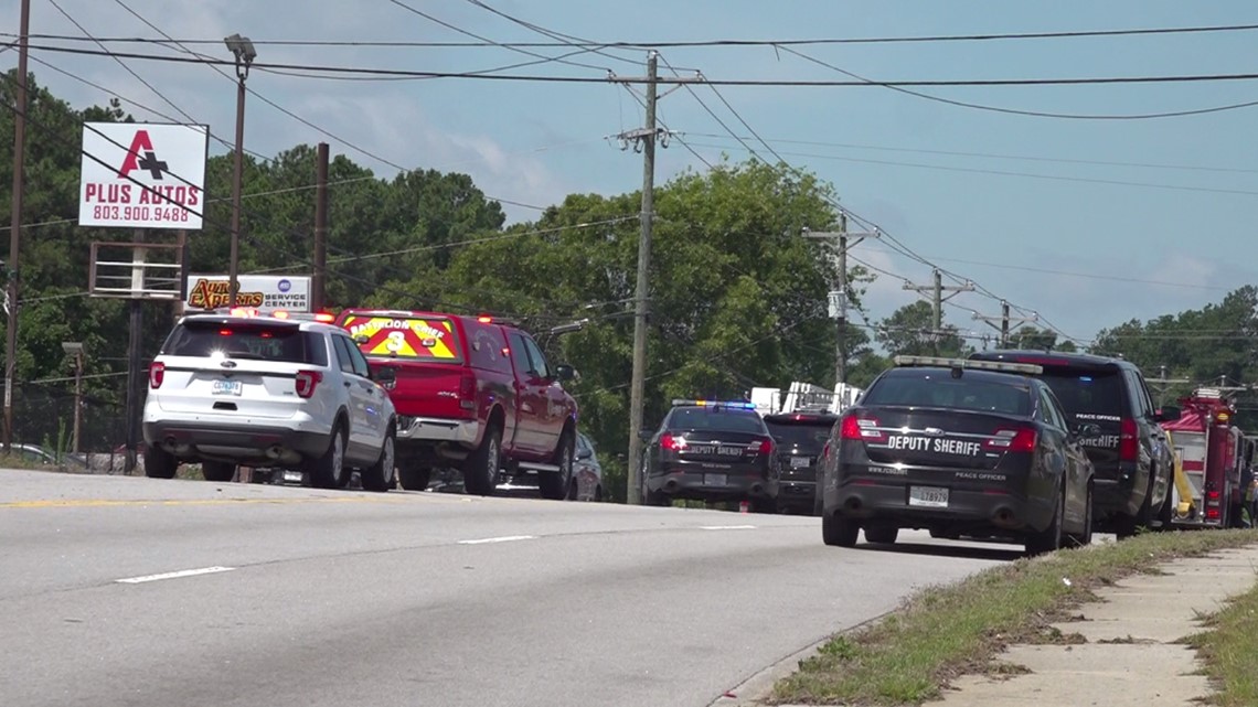 Business owners react after barricaded subject shot, killed - Vimarsana News