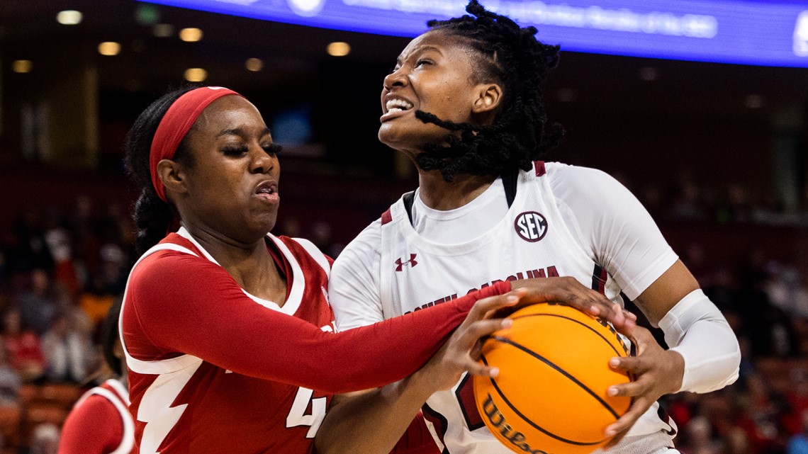 Defeated Razorback No. 1 Gamecocks stay perfect, defeat Razorbacks at SEC tourney | wltx.com