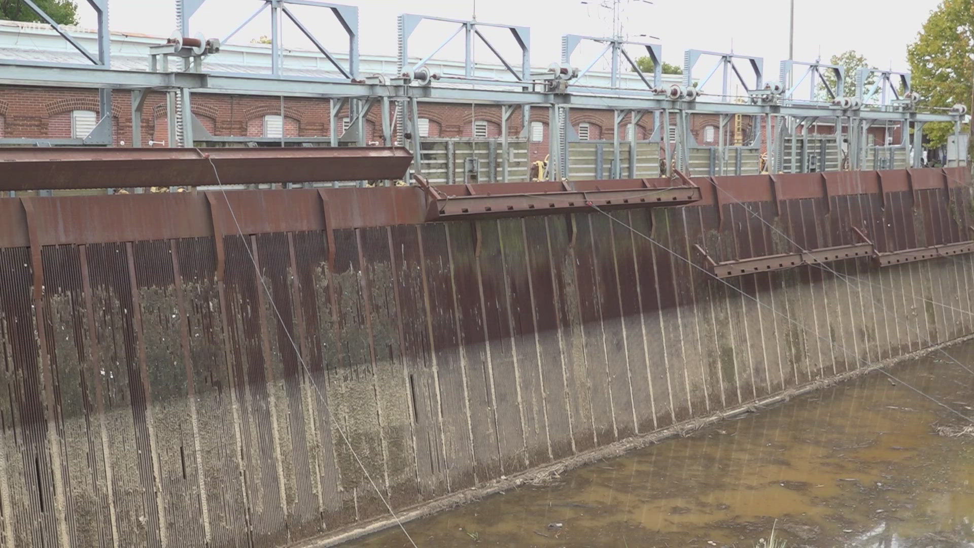 After 9 years, repair work continues to the Columbia Canal.