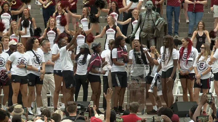 Hundreds gather for South Carolina Women's Basketball NCAA victory parade