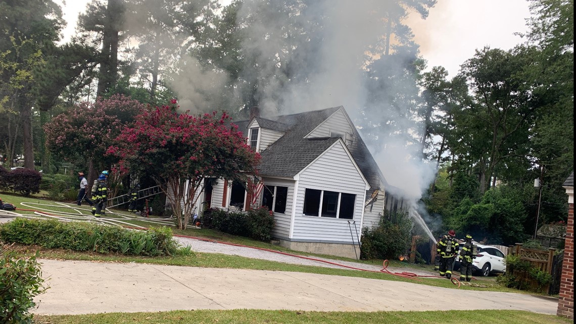 House fire in Forest Acres briefly blocks streets