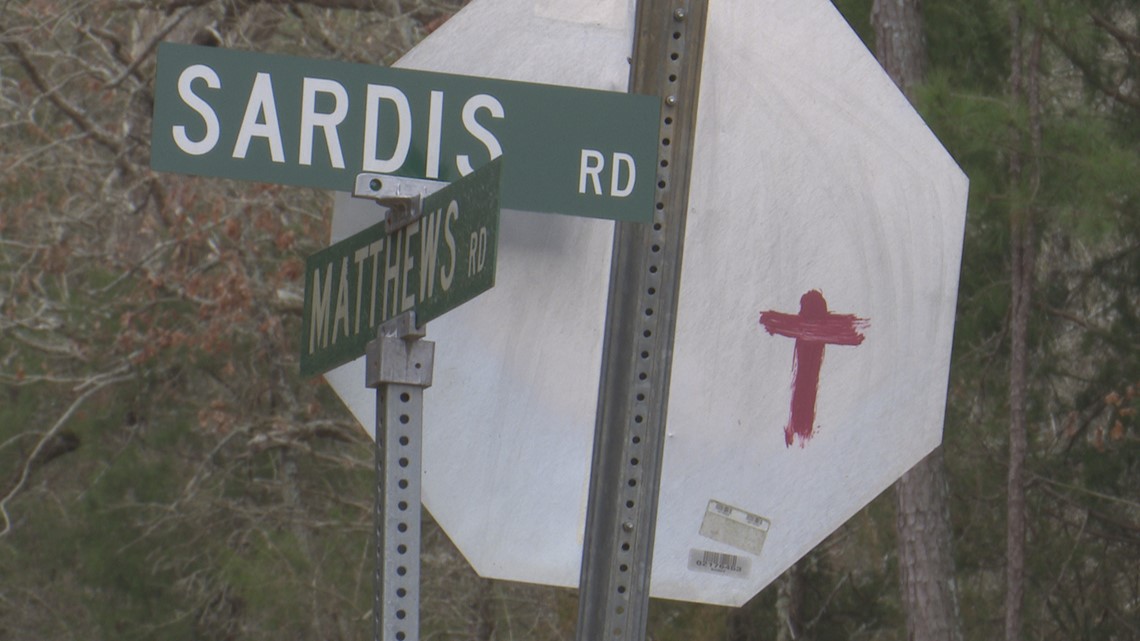 Red marks, crosses on signs in Saluda County, Batesburg-Leesville - Vimarsana News
