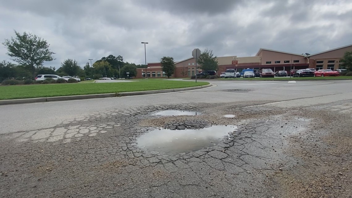 Jackson Elementary School pothole draws concern in Kershaw County - Vimarsana News