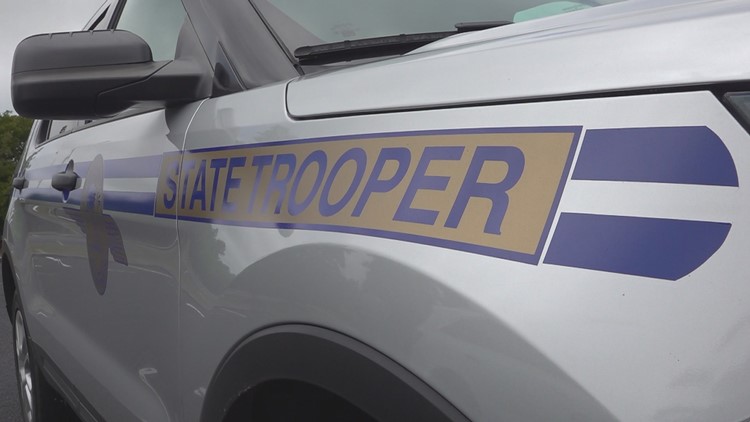 Lee County crash leaves one dead, another injured near Bishopville