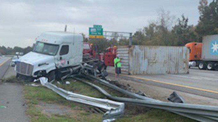 Overturned tractor trailer causes delays on I-77 NB | wltx.com