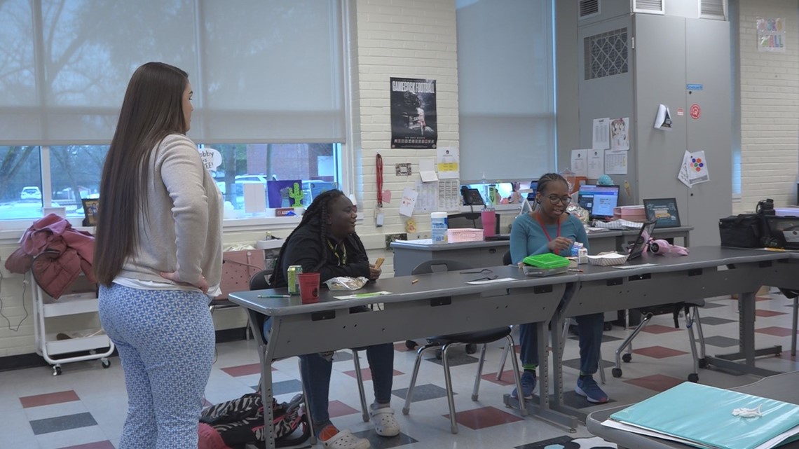 Haley Williamson is News 19's Teacher of the Week - Vimarsana News