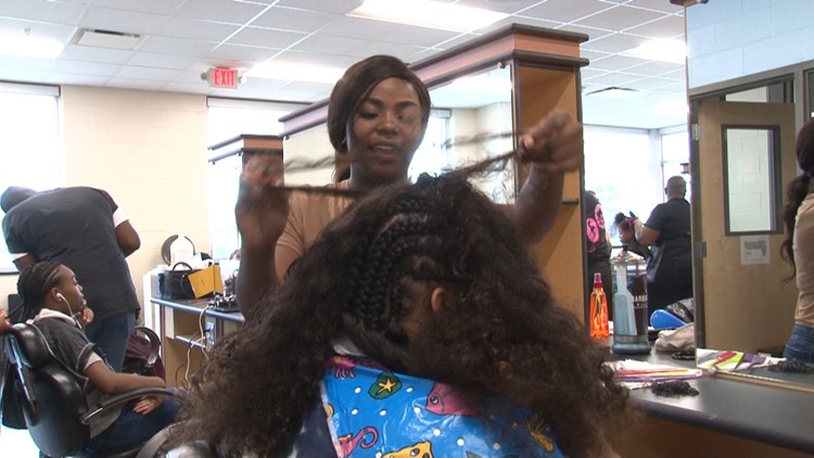 'A story in every curl, coil and kink': Black women unite over shared hair in community conversation at Morris College