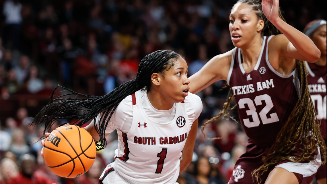 South Carolina blows out Texas A&M 76-34 | wltx.com