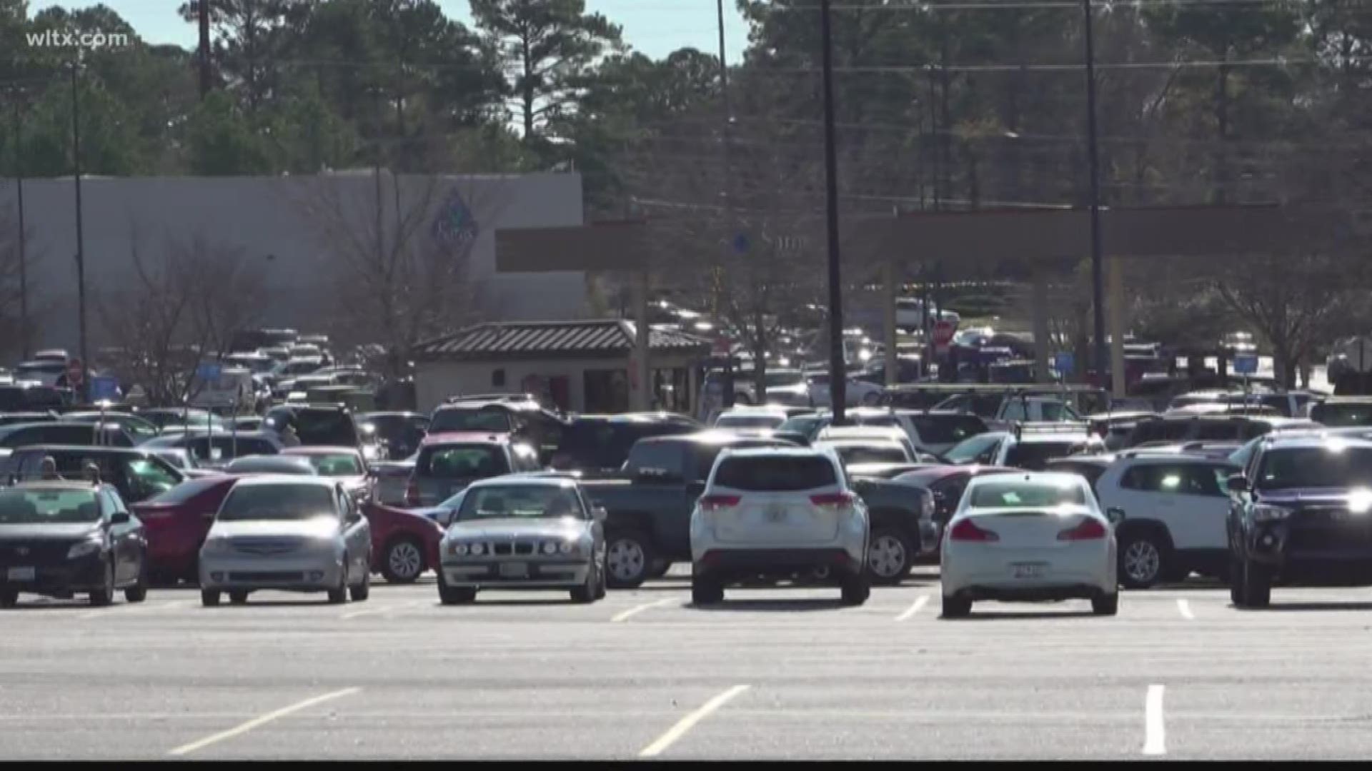 It was a beautiful day for last minute shopping in Columbia, and hundreds of people took advantage of it.