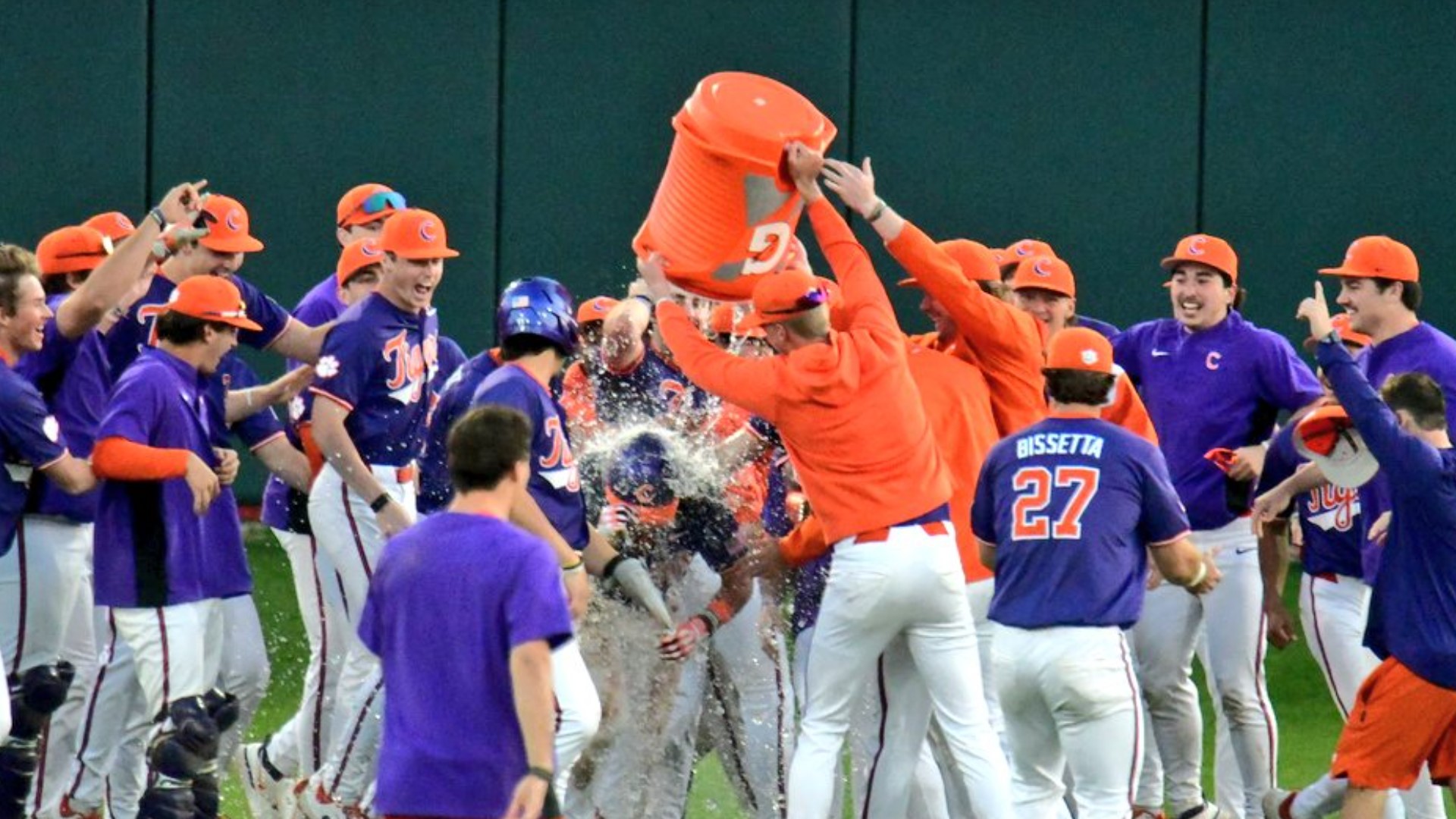 Clemson Caps Off A Wild Saturday At The Park With An Eight Run Rally In The Bottom Of The Ninth 4048