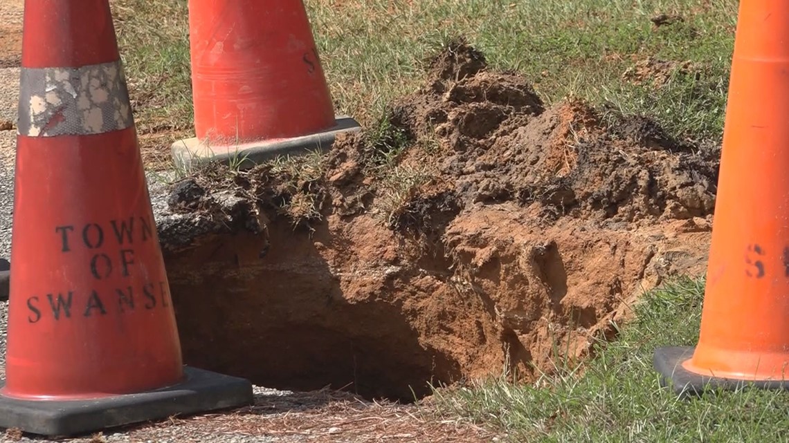 Swansea water main break leaves residents without water