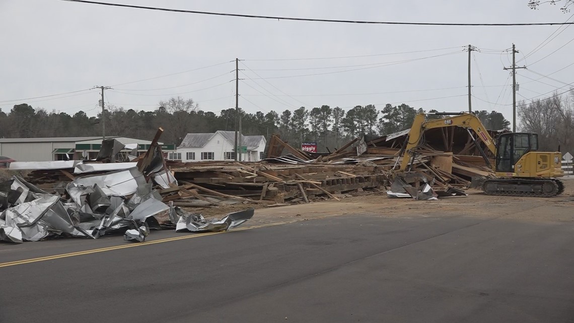Wannamaker Seed Company building in St. Matthews gets demolished