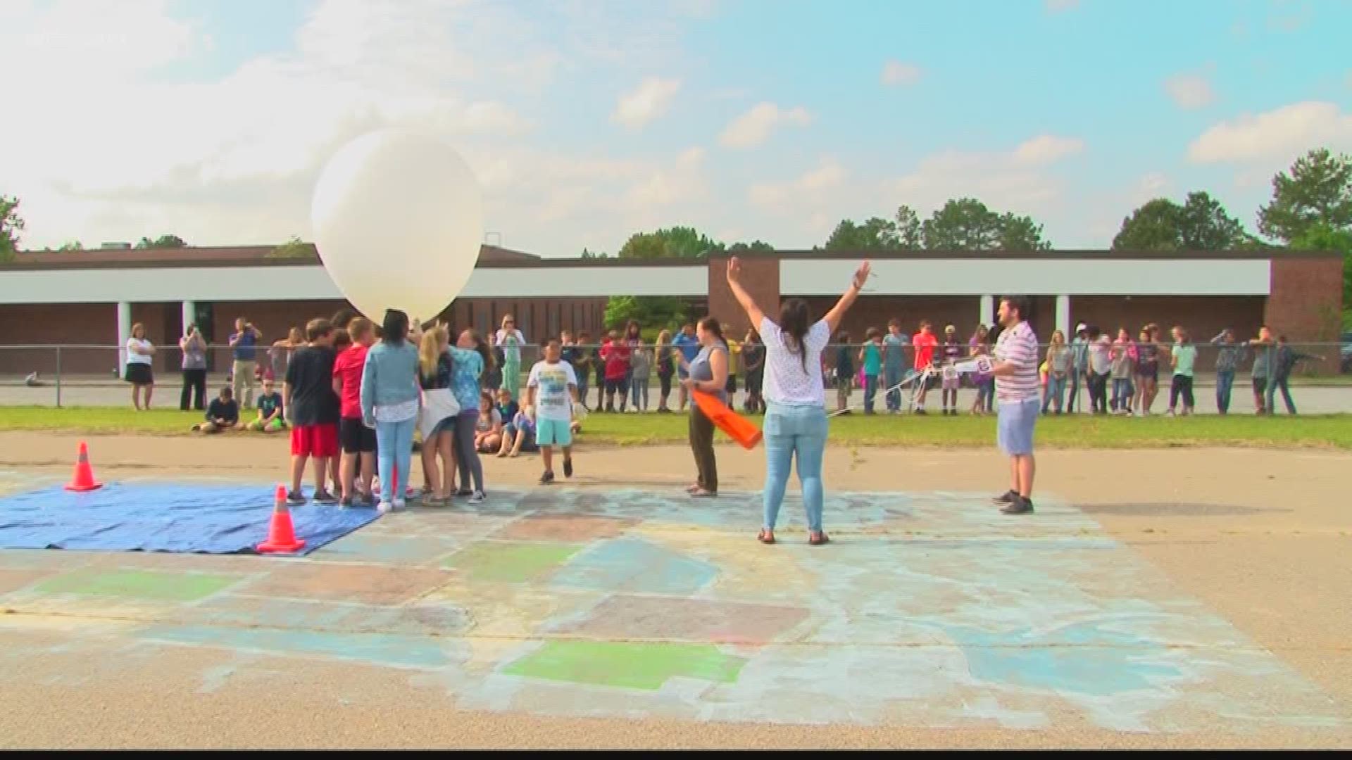 Students at White Knoll Elementary School had an uplifting science lesson.