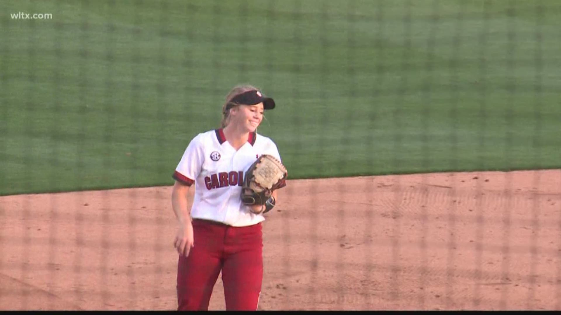 In a top 20 showdown on the diamond, the 11th-ranked USC softball team defeated 20th-ranked Arkansas 2-1.