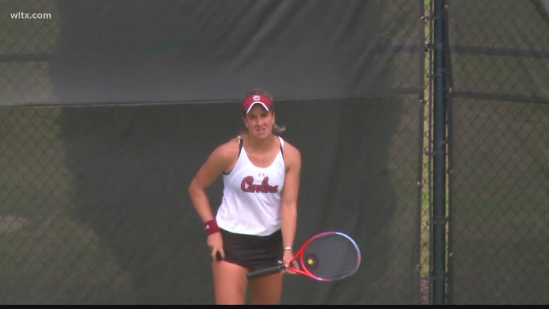 The USC women's tennis team remains unbeaten in the SEC with Friday's 4-1 win over Tennessee.