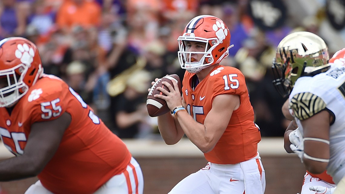 Clemson QB Hunter Johnson will transfer