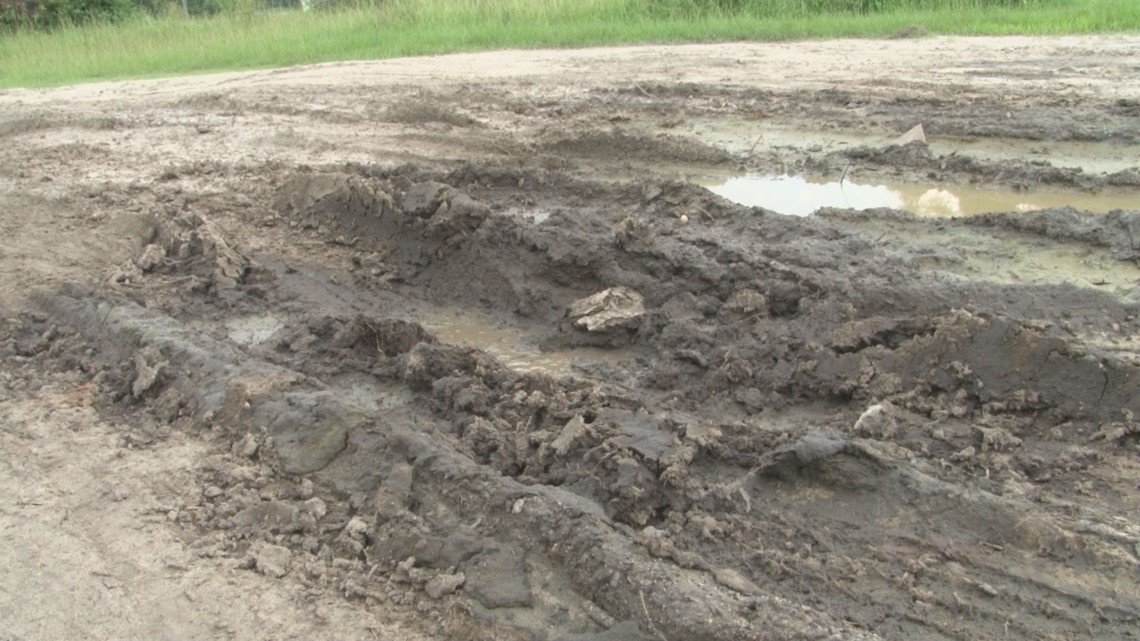 Residents petition against lack of private road maintenance - Vimarsana News