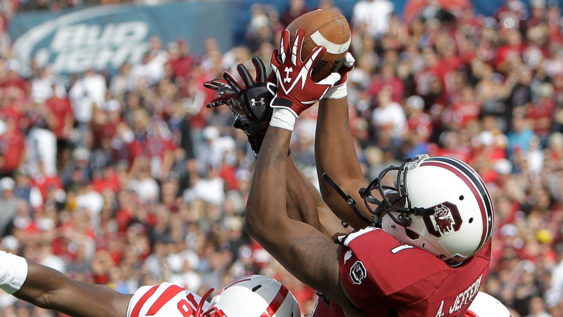 Watch as Alshon Jeffery's jersey is retired at Williams-Brice