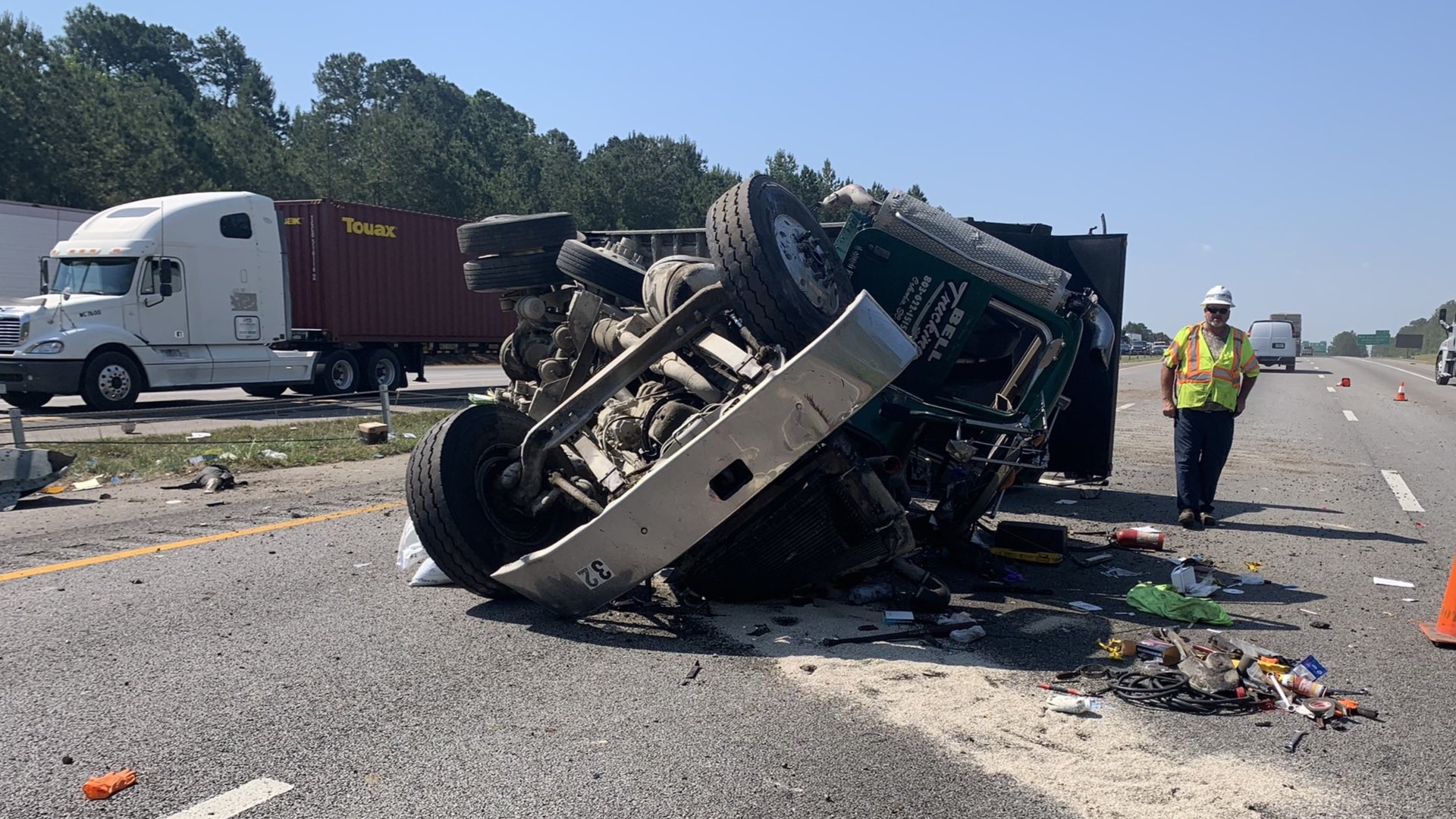 I77 South in Columbia blocked due to crash