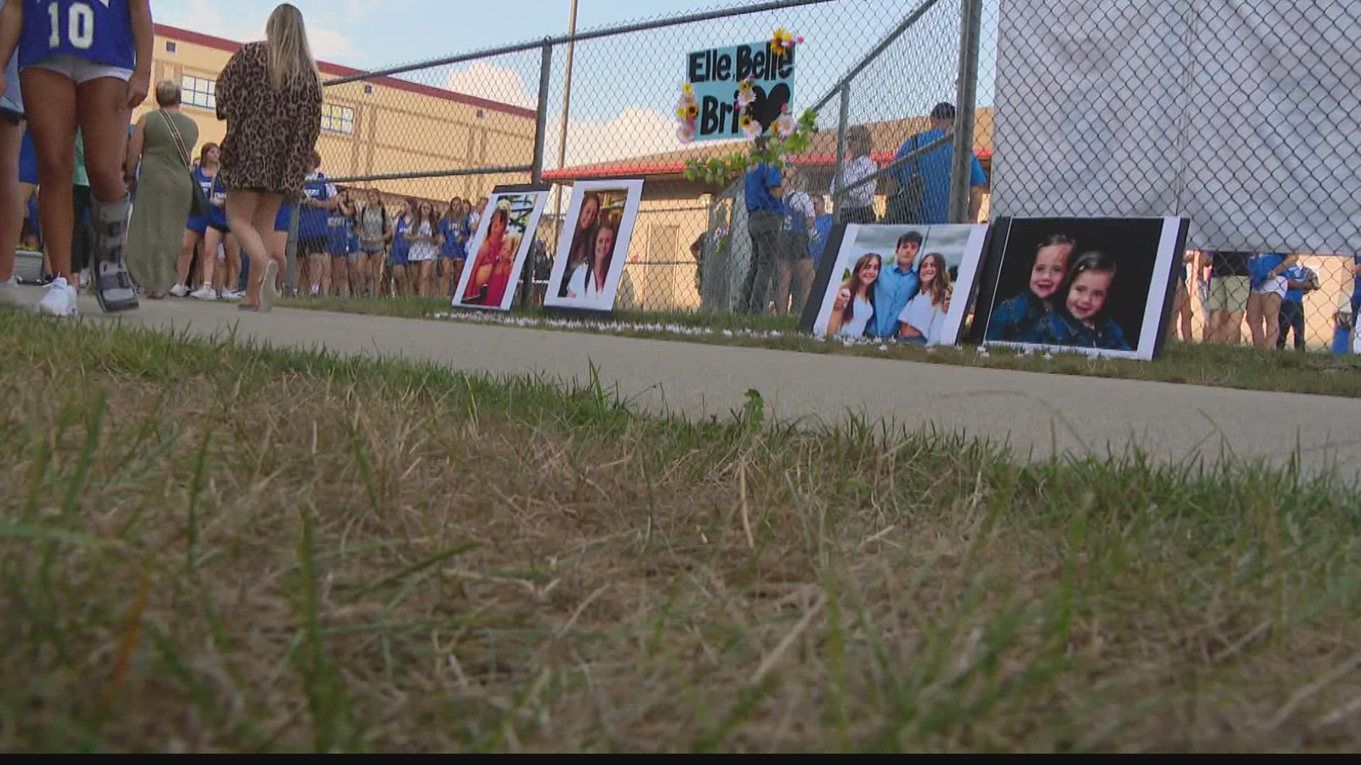 Candlelight vigil honors Fishers teens killed in South Carolina crash ...