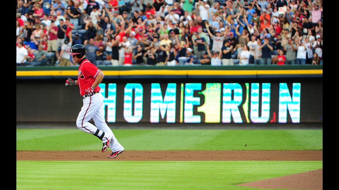 Chipper in Cooperstown, Jones rides in Saturday Hall of Fame Legends  parade